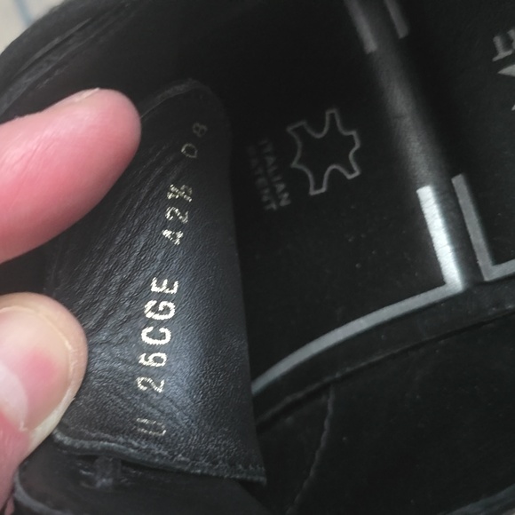 Wingtip Classic Shoes - Picture 6 of 9